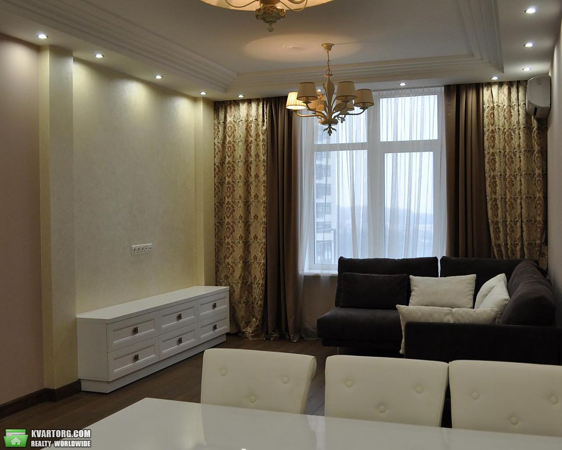Rent out 3-room apartment. Киев,  Драгомирова — photo 1