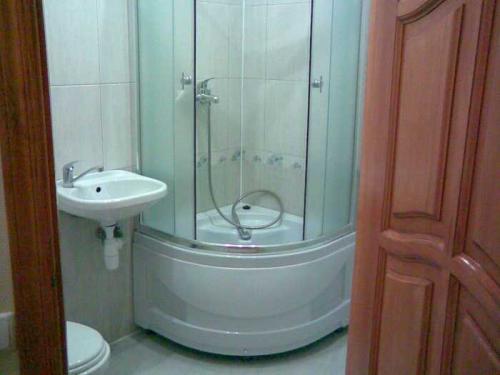 Rent out office. Киев, Бубнова Андрея 6/6 — photo 2