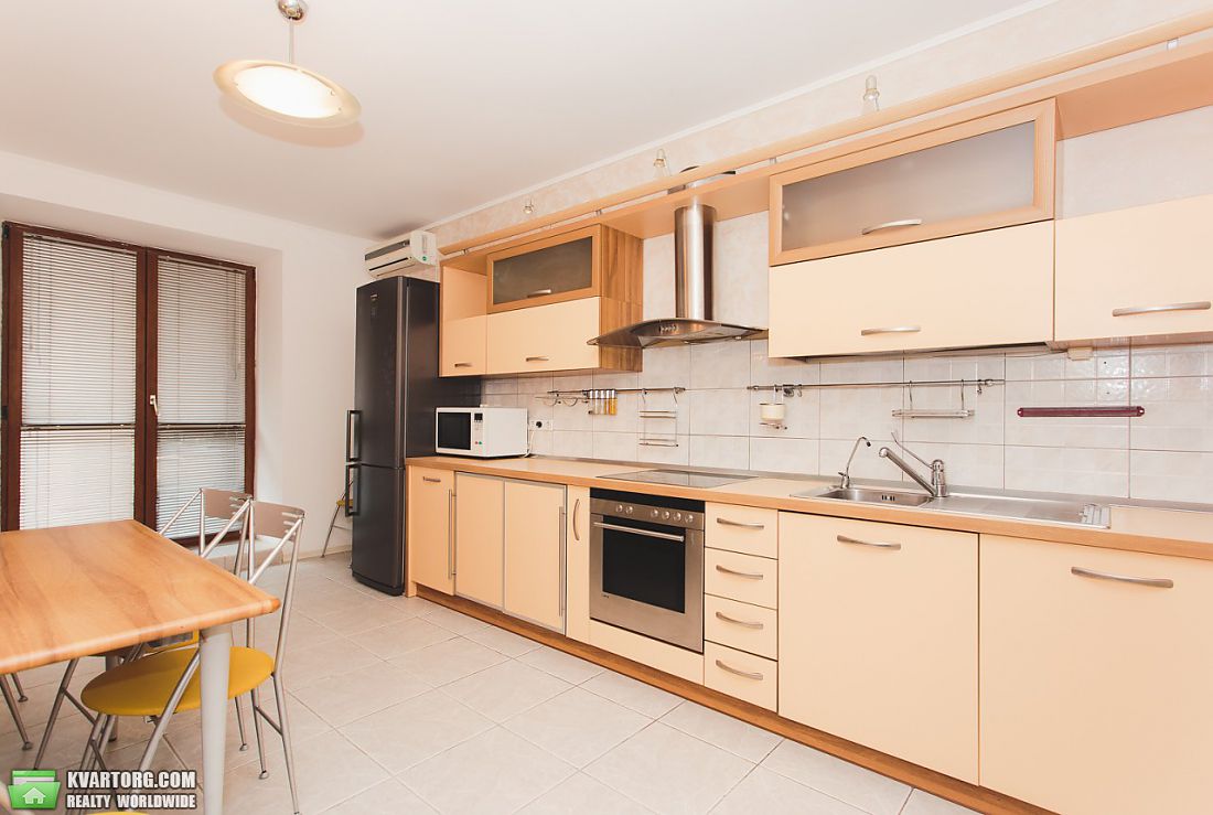 Sell 3-room apartment. Киев,  Клиническая — photo 1