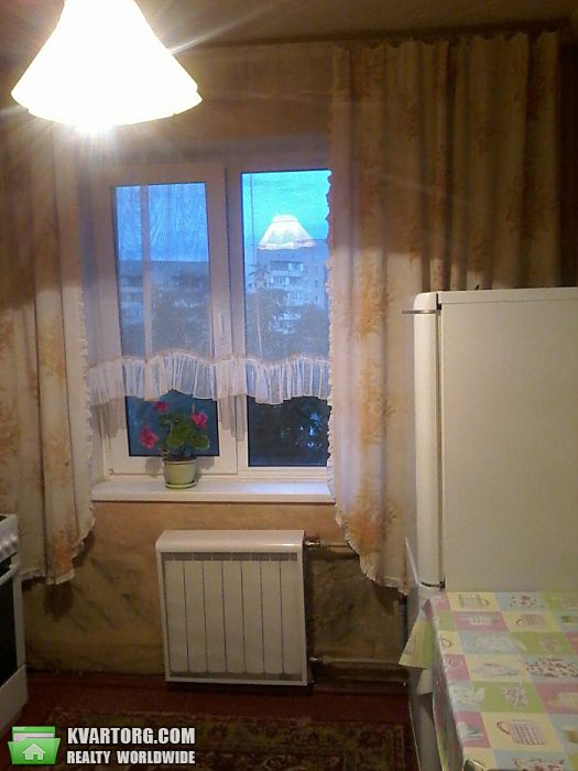 Rent out 2-room apartment. Киев, Свободы — photo 1
