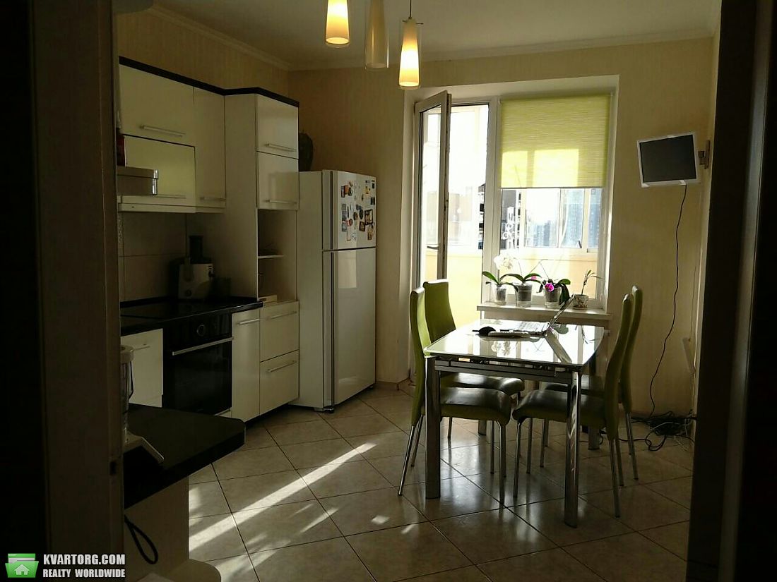 Sell 3-room apartment. Киев,  Набережно-Крещатикская — photo 1