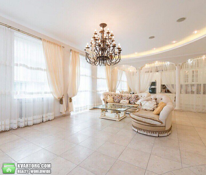 Rent out 3-room apartment. Киев,  Львовская пл — photo 1