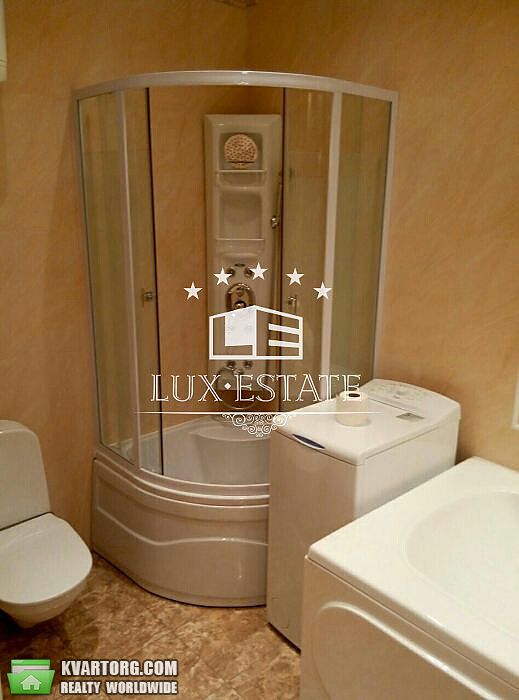 Rent out 2-room apartment. Киев,  Жилянская — photo 2