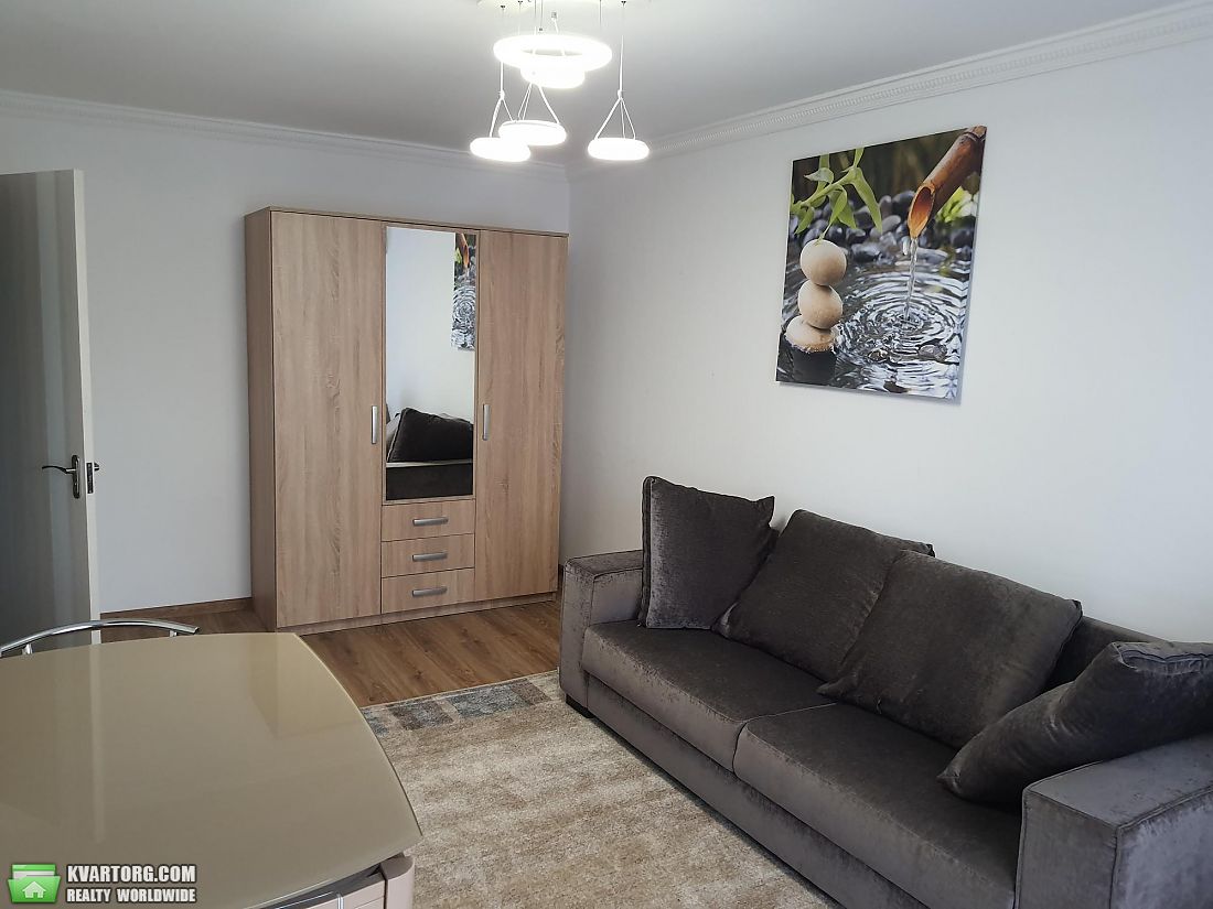 Rent out 2-room apartment. Киев,  Перова бул — photo 3