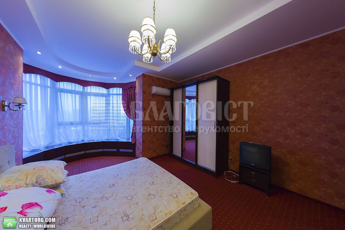 Rent out 3-room apartment. Киев,  Московская — photo 4