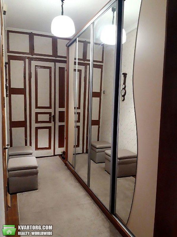 Sell 2-room apartment. Киев,  Первомайская — photo 1