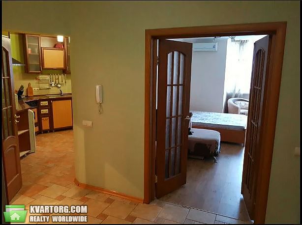 Rent out 1-room apartment. Киев,  Бажана — photo 3