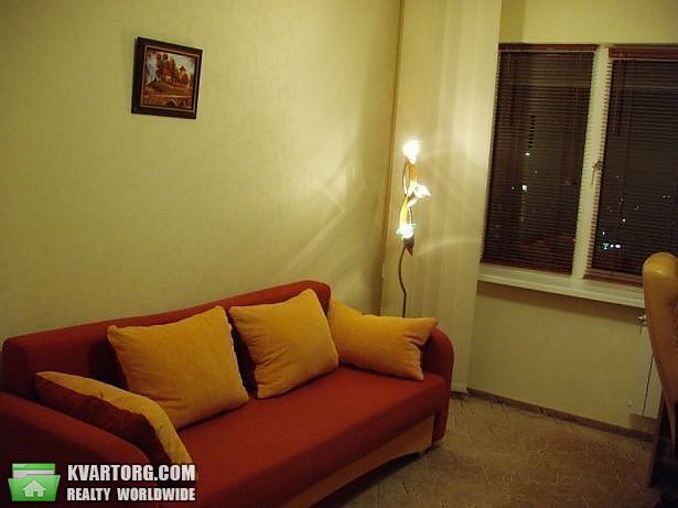 Rent out 3-room apartment. Киев,  Героев Днепра — photo 5