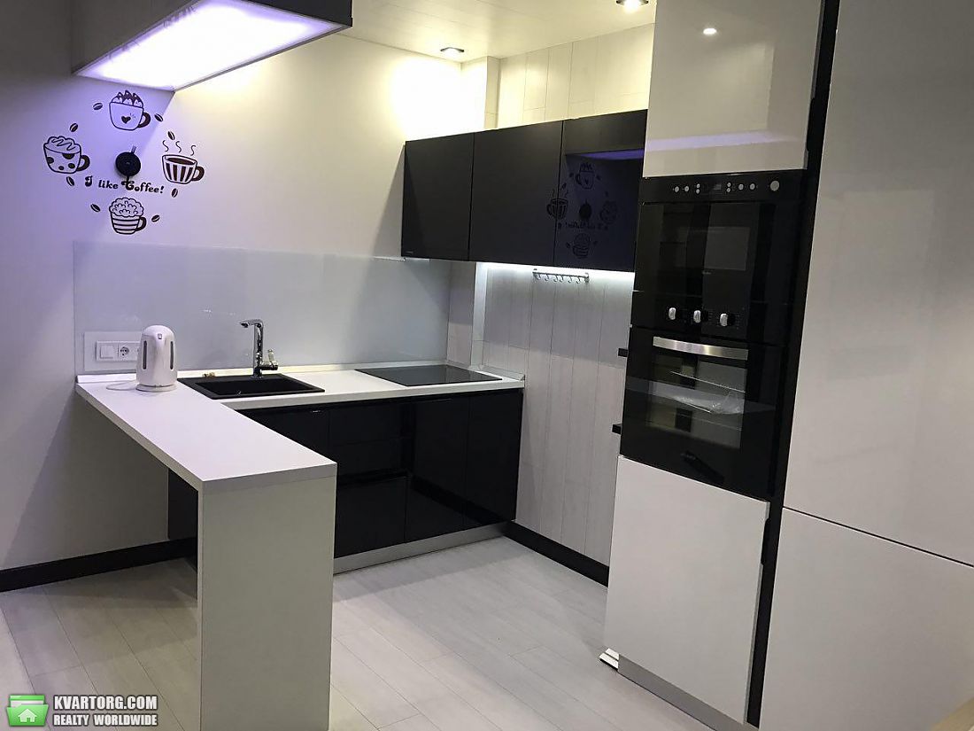 Rent out 2-room apartment. Киев,  Островского — photo 2