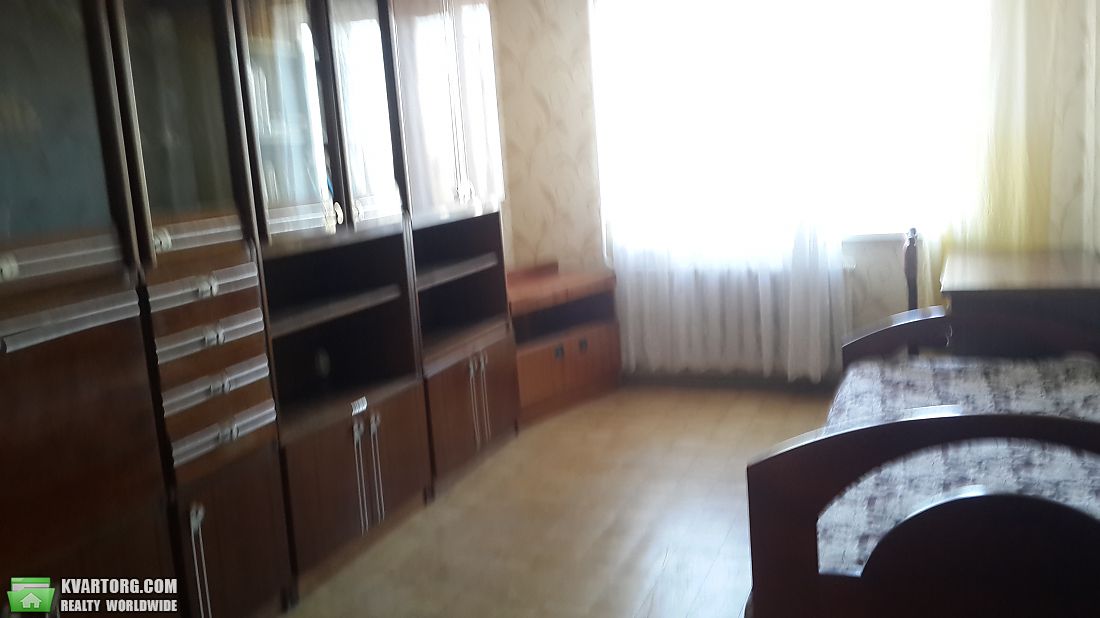 Rent out 3-room apartment. Киев,  Рижская — photo 3