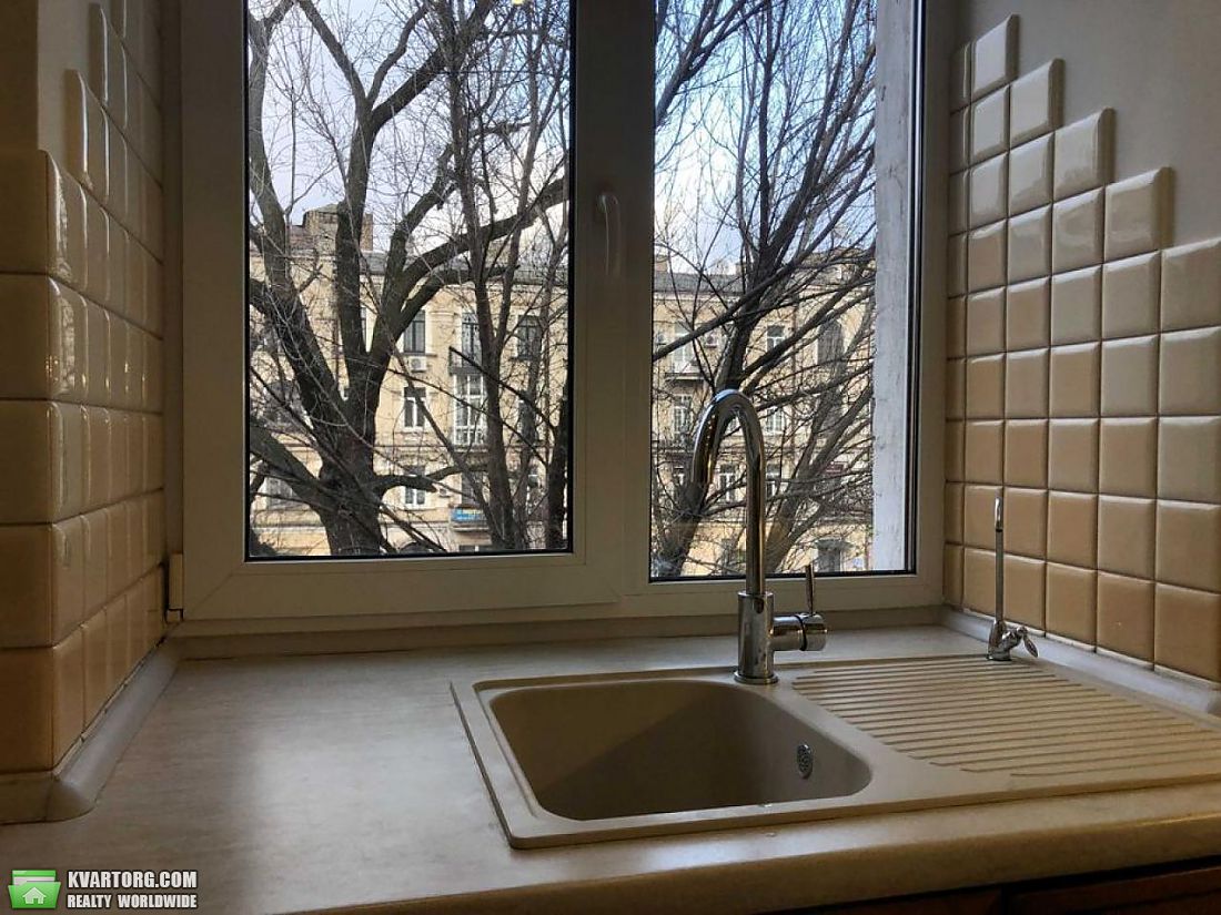 Rent out 3-room apartment. Киев,  Сечевых Стрельцов — photo 2