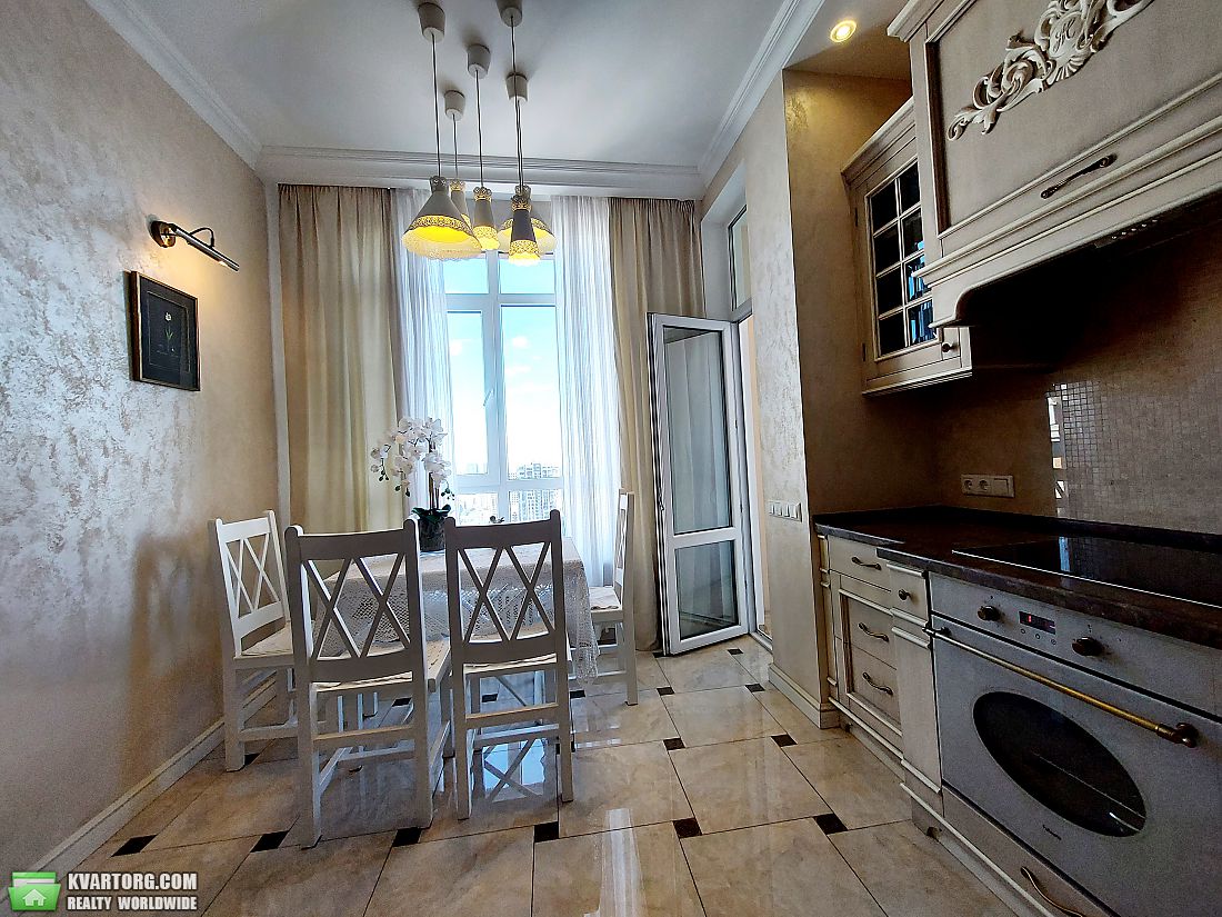 Rent out 2-room apartment. Киев, Жилянская — photo 7