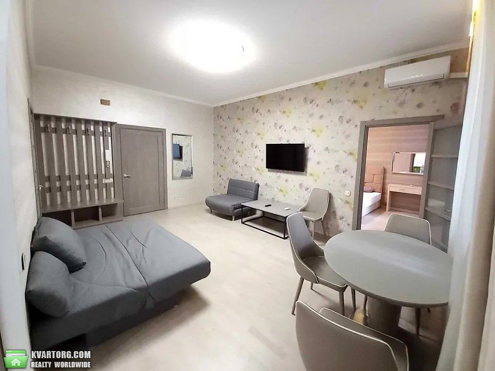 Rent out 2-room apartment. Киев, Коновальца — photo 3