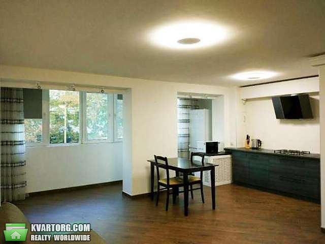 Rent out 1-room apartment. Киев,  Соломенская — photo 1