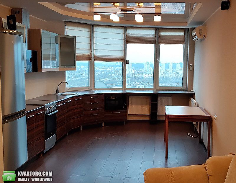 Rent out 2-room apartment. Киев,  Харьковское шоссе — photo 2
