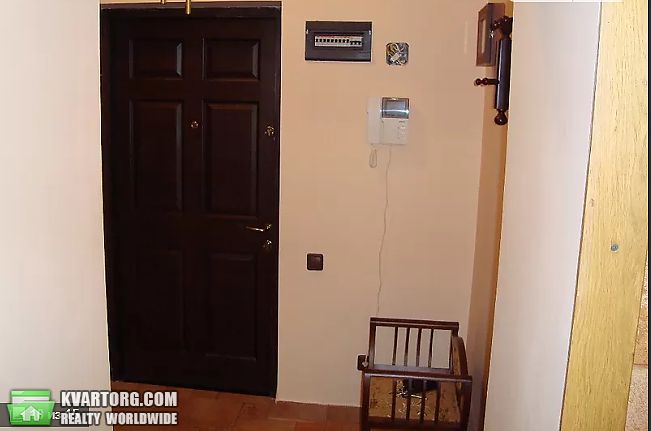 Rent out 2-room apartment. Киев,  Волосская улица — photo 8