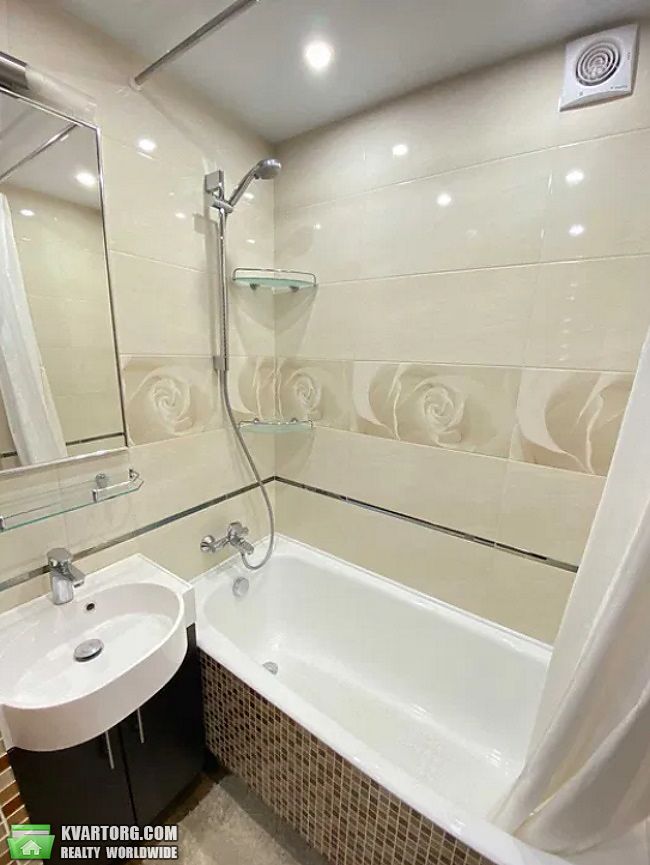 Rent out 2-room apartment. Киев, Васильківська — photo 7