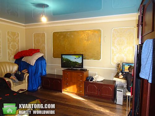 продам 3-комнатную квартиру. Киевская обл.,  Тепличная - фото 4