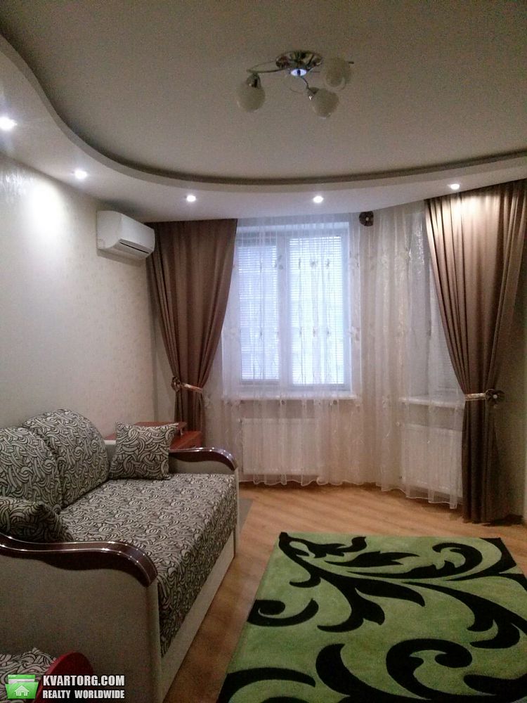 Rent out 2-room apartment. Киев, Леси Украинки — photo 4