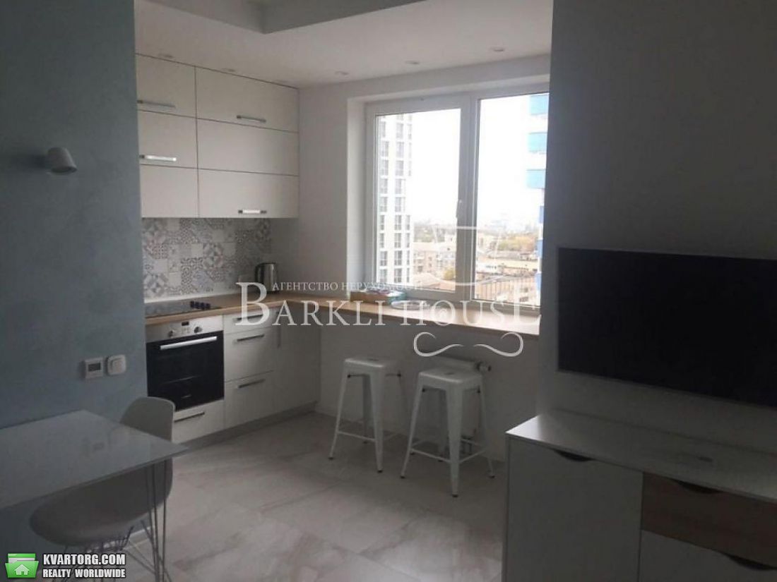 Rent out 2-room apartment. Киев,  Богдановская — photo 3