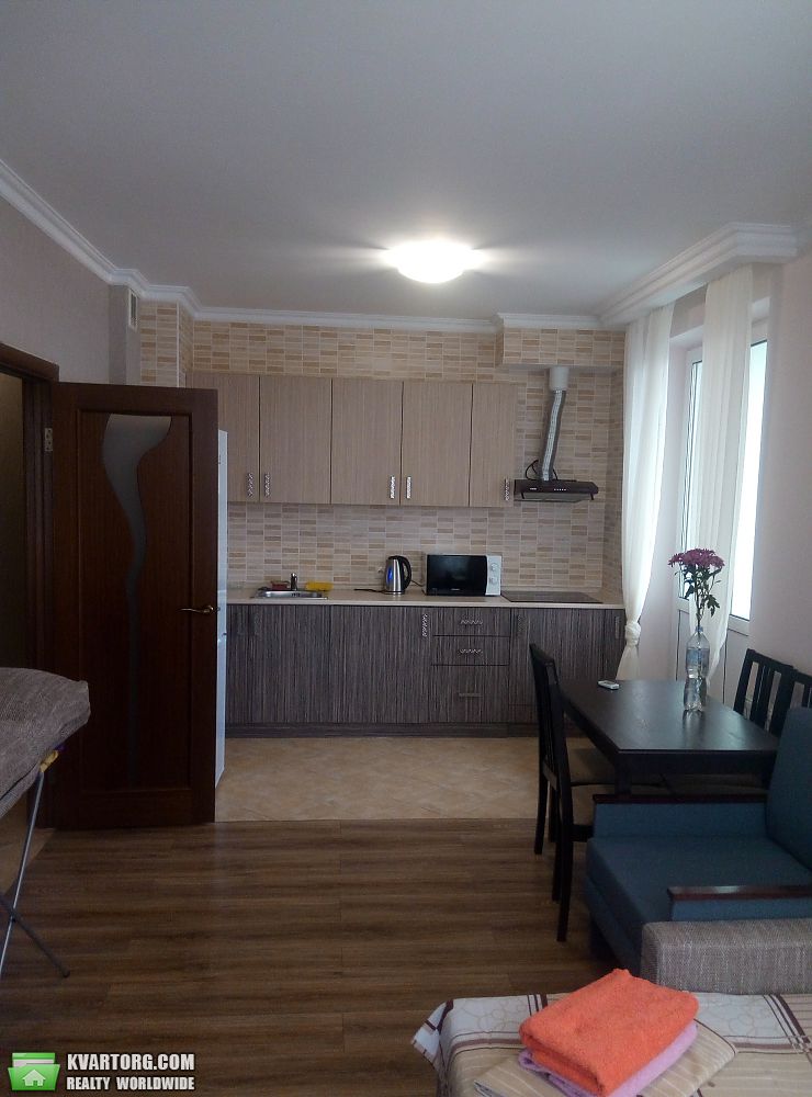Sell 1-room apartment. Киев,  Феодосийская — photo 1