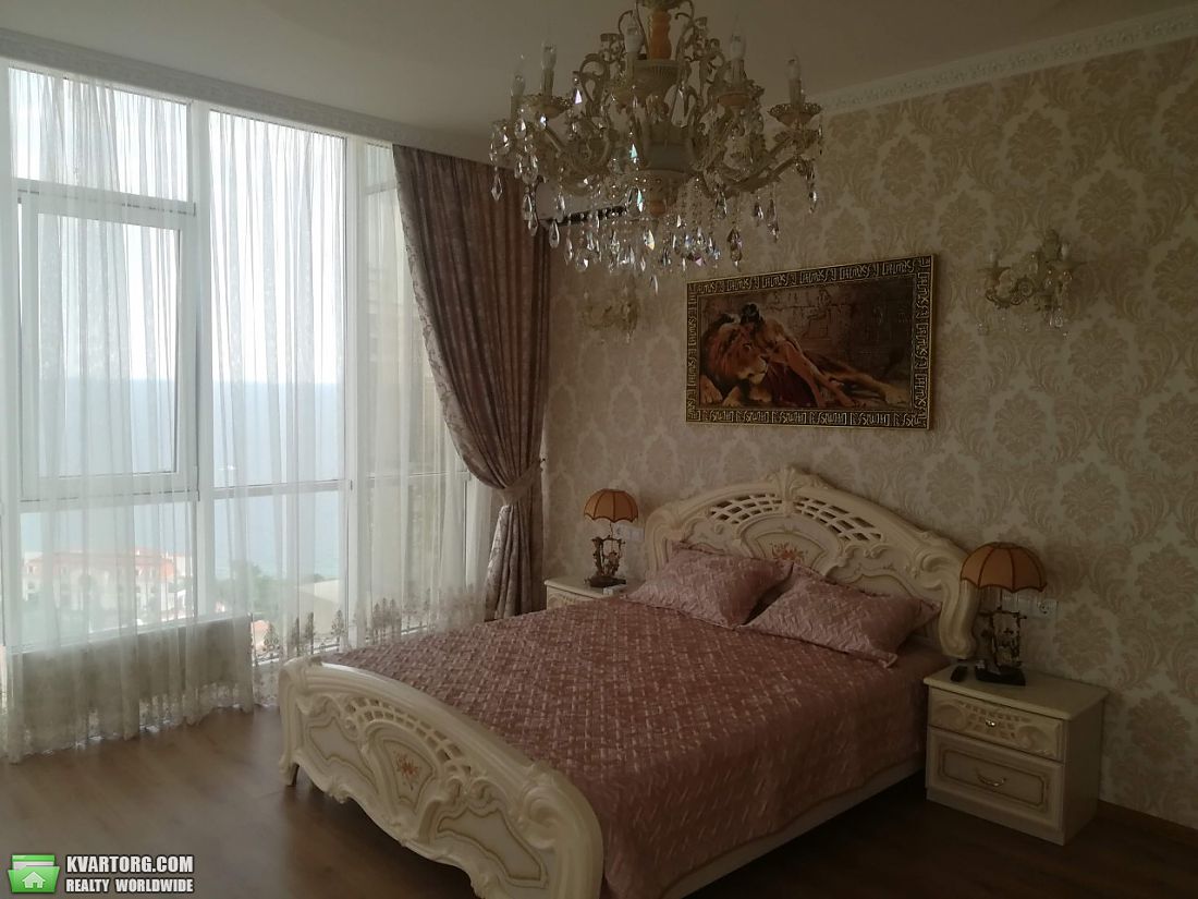 Rent out 2-room apartment. Одесса, Французский бульвар — photo 1