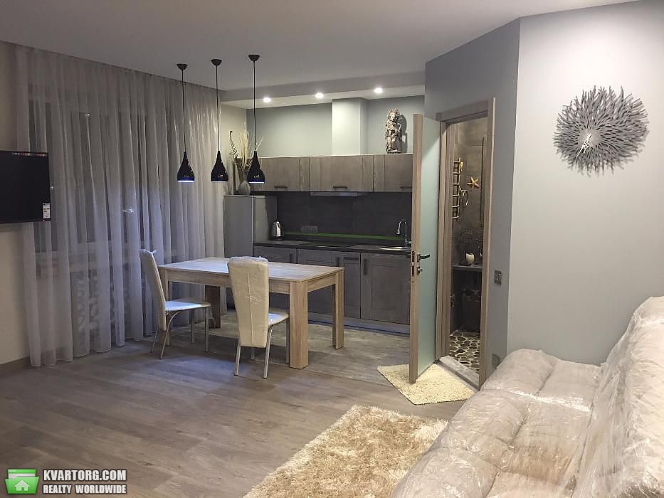 Rent out 1-room apartment. Киев,  Комбинатная — photo 1