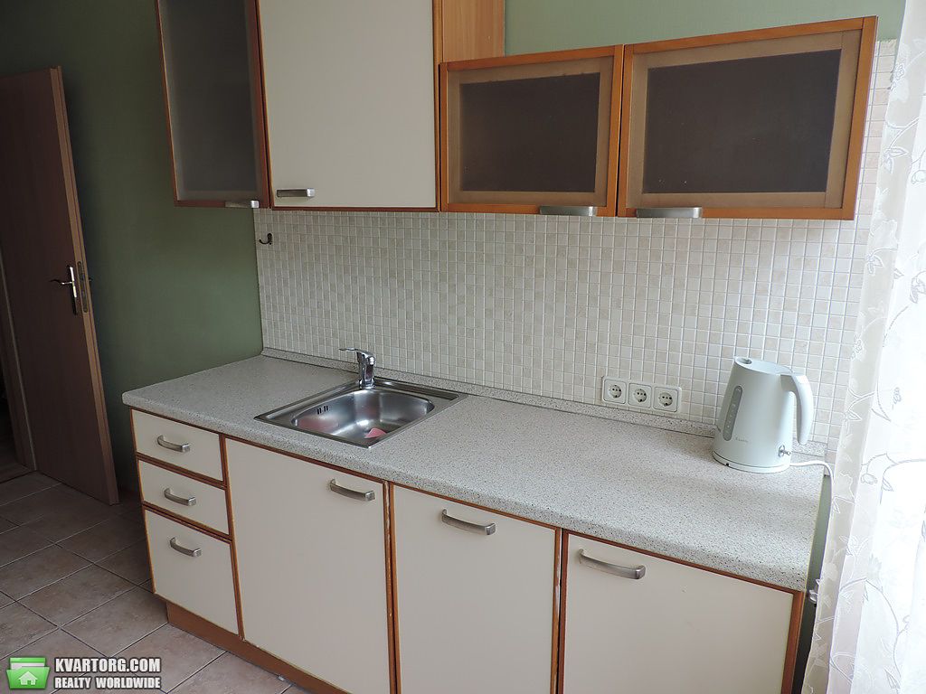 Rent out 3-room apartment. Киев,  Шелковичная — photo 3