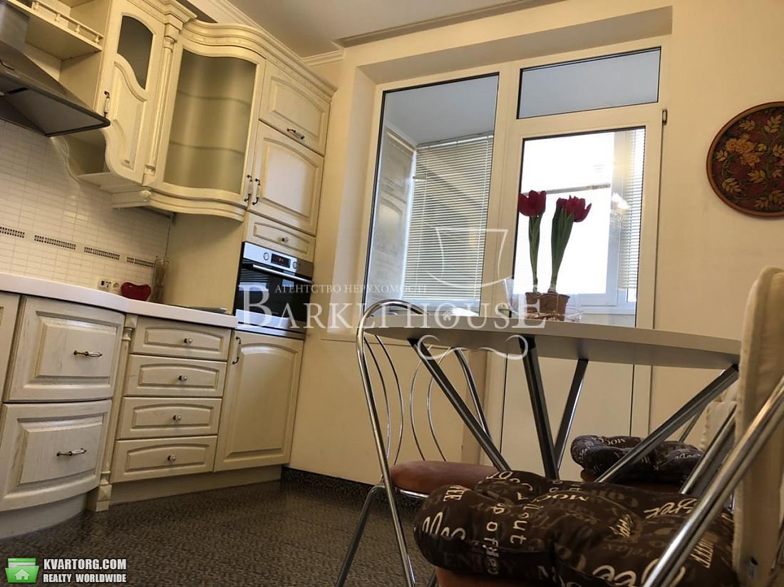 Rent out 3-room apartment. Киев,  Окипной — photo 2