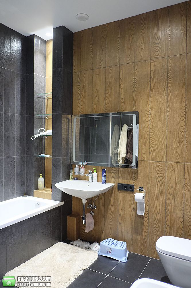 Rent out 3-room apartment. Киев,  Крещатик — photo 8