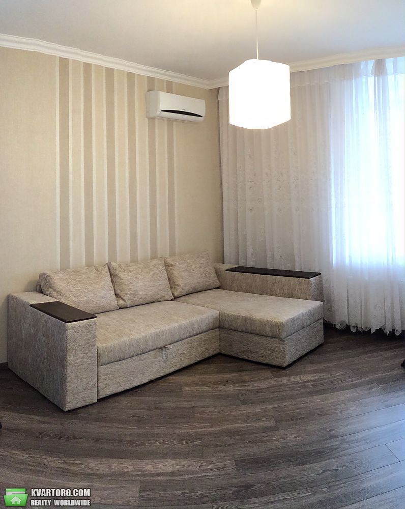 Rent out 2-room apartment. Киев,  Урловская — photo 7