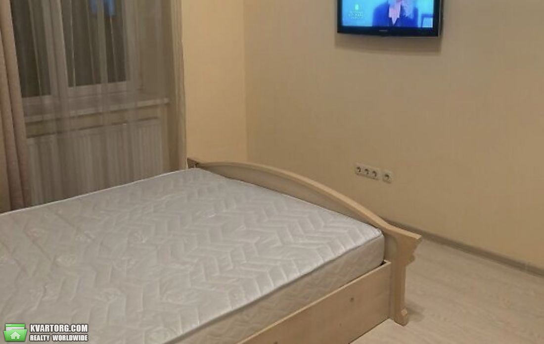 Rent out 2-room apartment. Львов,  Шота Руставели — photo 1