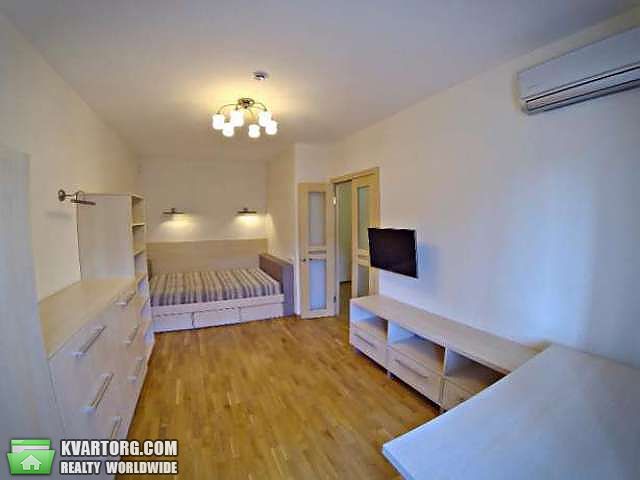 Rent out 1-room apartment. Киев,  Курская — photo 1