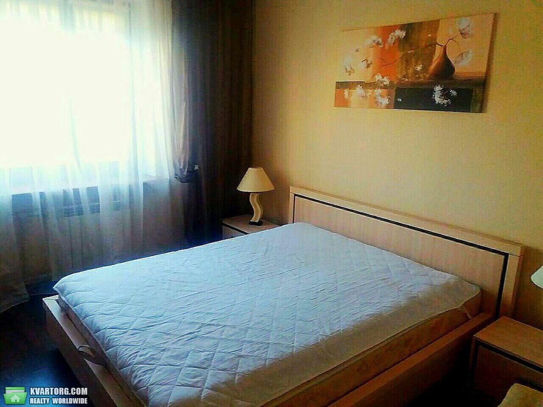 Rent out 2-room apartment. Киев,  Приозерная — photo 1