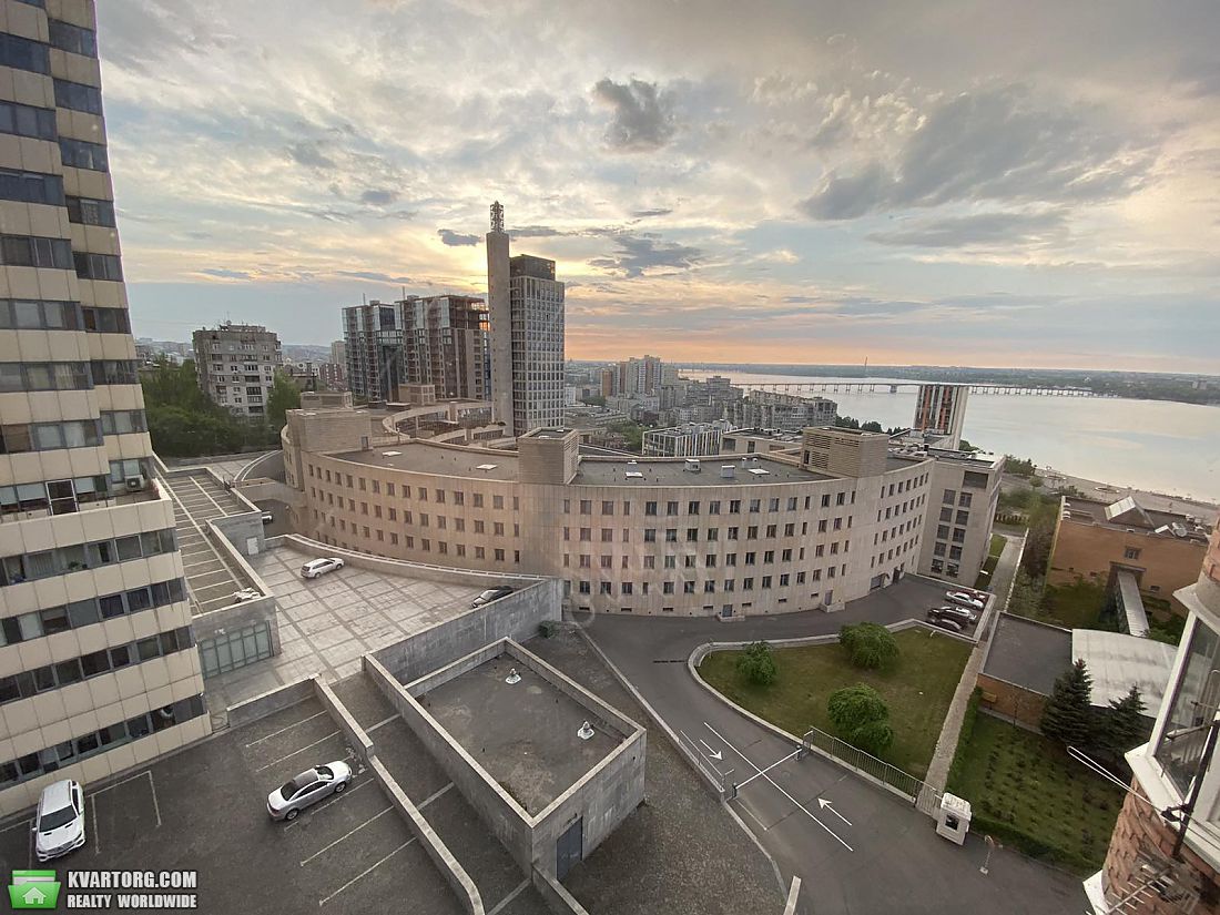 Sell 4-room apartment. Днепропетровск, Дзержинского — photo 1