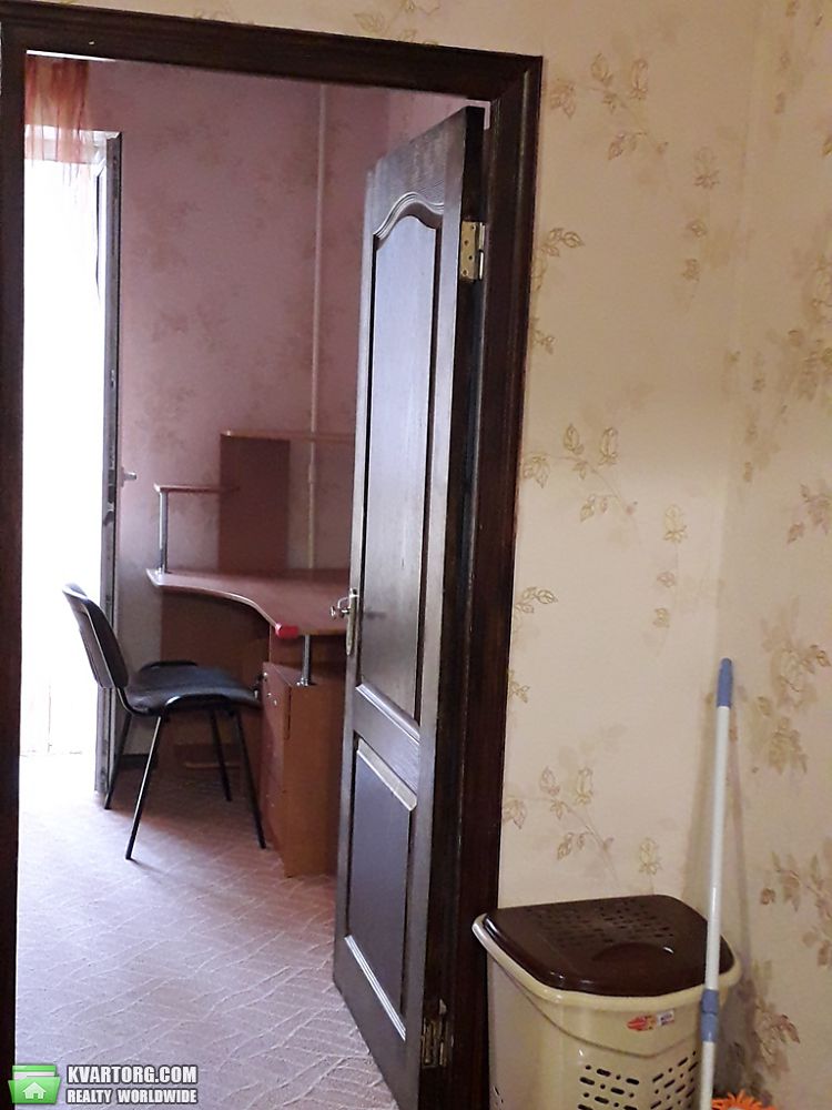 Rent out 3-room apartment. Киев, В.Василевской угол Ярмолы — photo 10