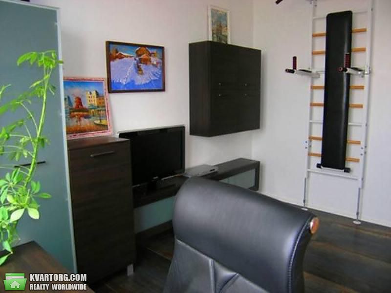 Rent out 3-room apartment. Киев, Забилы — photo 7