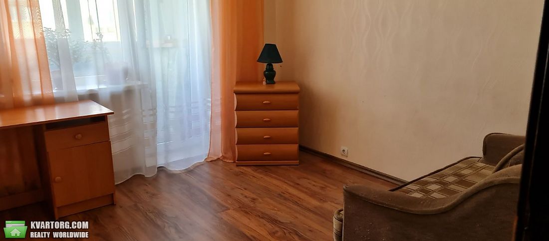 Rent out 2-room apartment. Киев,  Чистяковская — photo 1