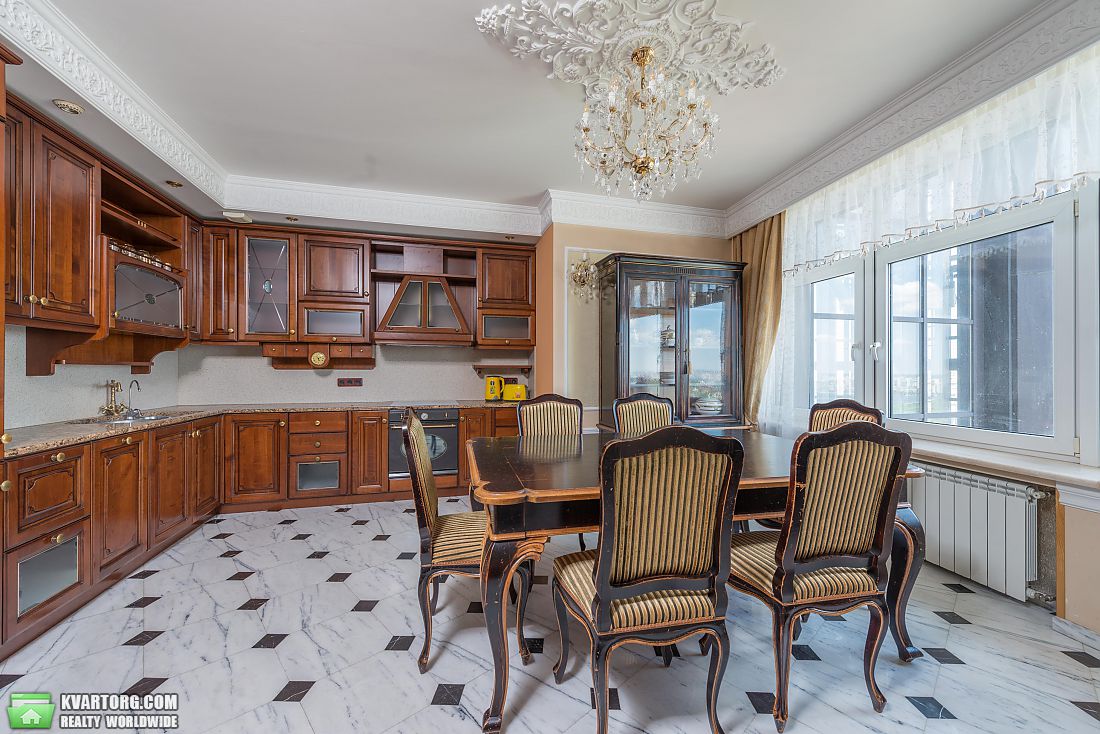 Rent out 4-room apartment. Киев, Леси Украинки бульв. — photo 1