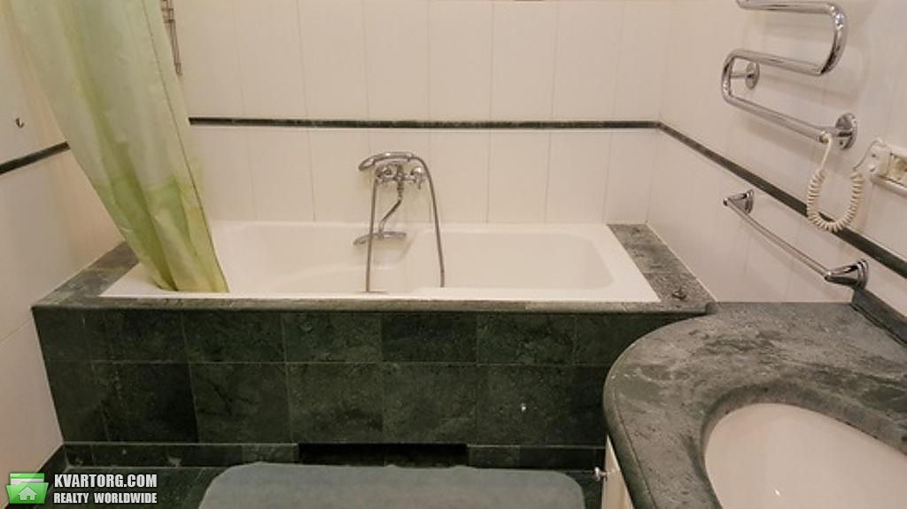 Rent out 3-room apartment. Киев,  Клиническая — photo 10