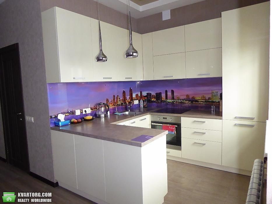 Rent out 3-room apartment. Киев,  Урловская — photo 4