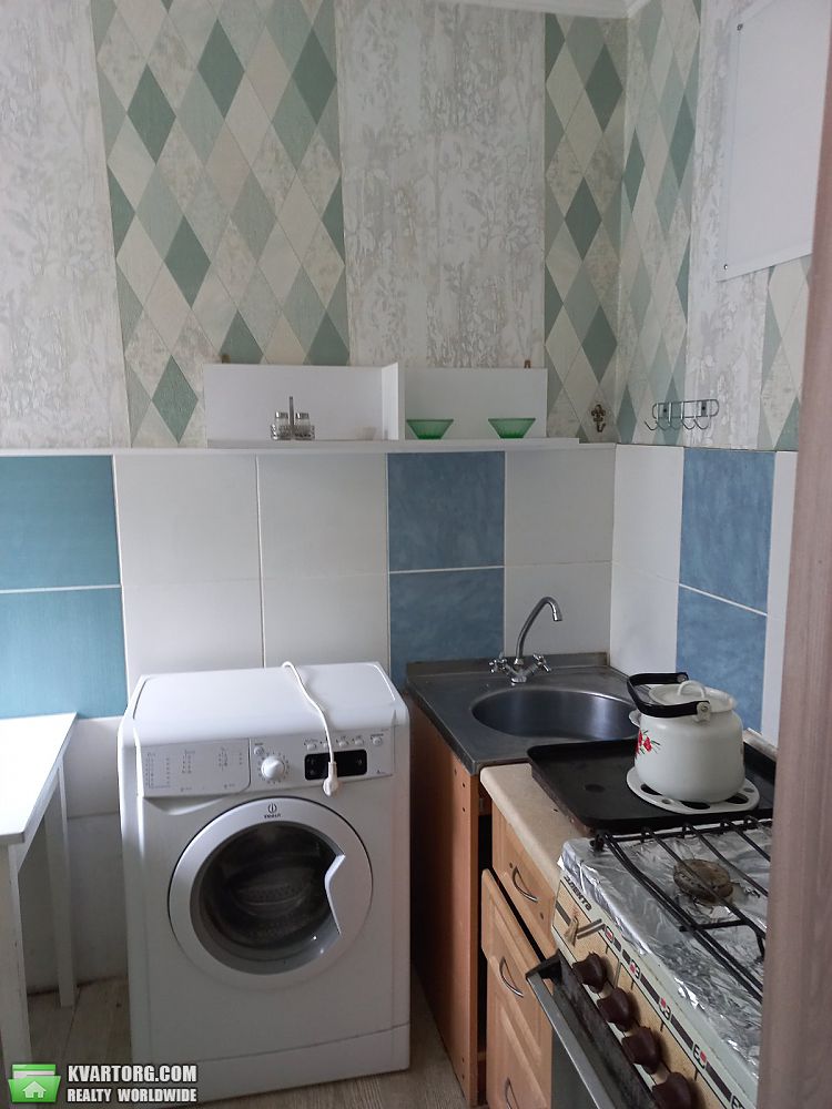 Rent out 1-room apartment. Киев,  Пост-Волынская — photo 1