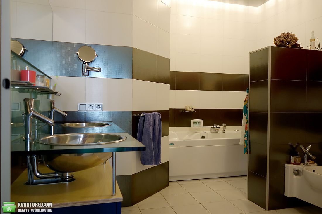 Rent out 3-room apartment. Киев,  Дмитриевская — photo 9