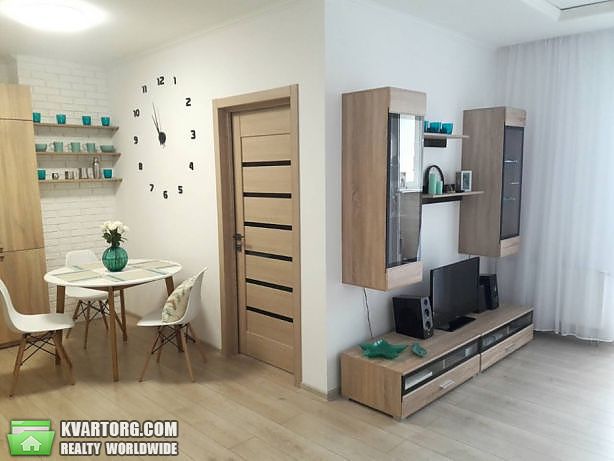 Rent out 2-room apartment. Киев,  Глушкова пр — photo 2
