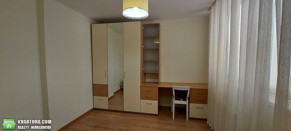 Rent out 2-room apartment. Киев, Урловская — photo 2