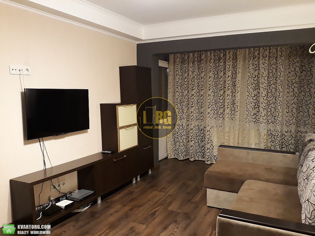 Rent out 1-room apartment. Киев,  Семьи Хохловых — photo 3