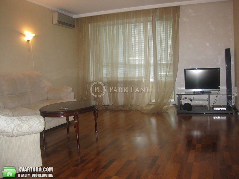 Rent out 2-room apartment. Киев,  Мирного Панаса — photo 1