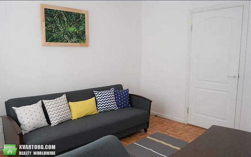 Rent out 2-room apartment. Киев, Стеценква — photo 4