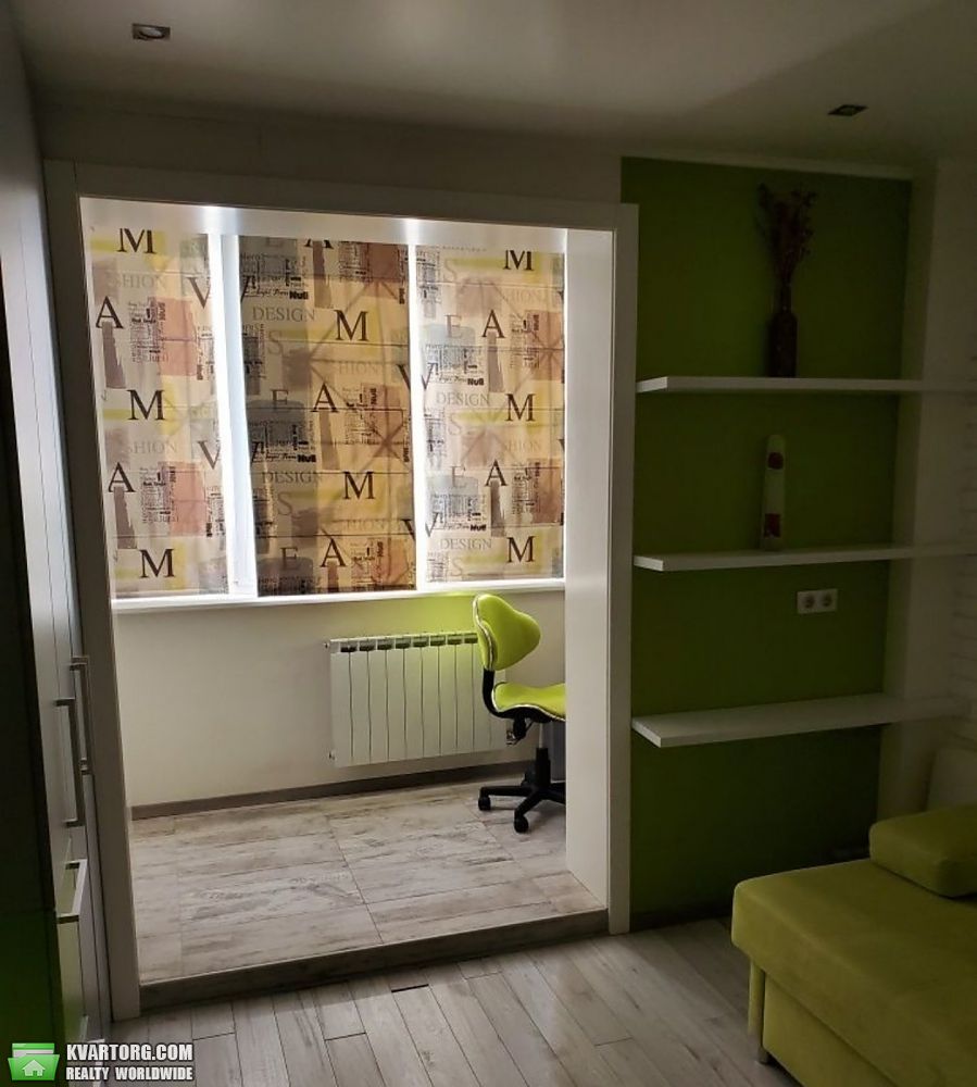 Rent out 3-room apartment. Киев,  Радунская — photo 2