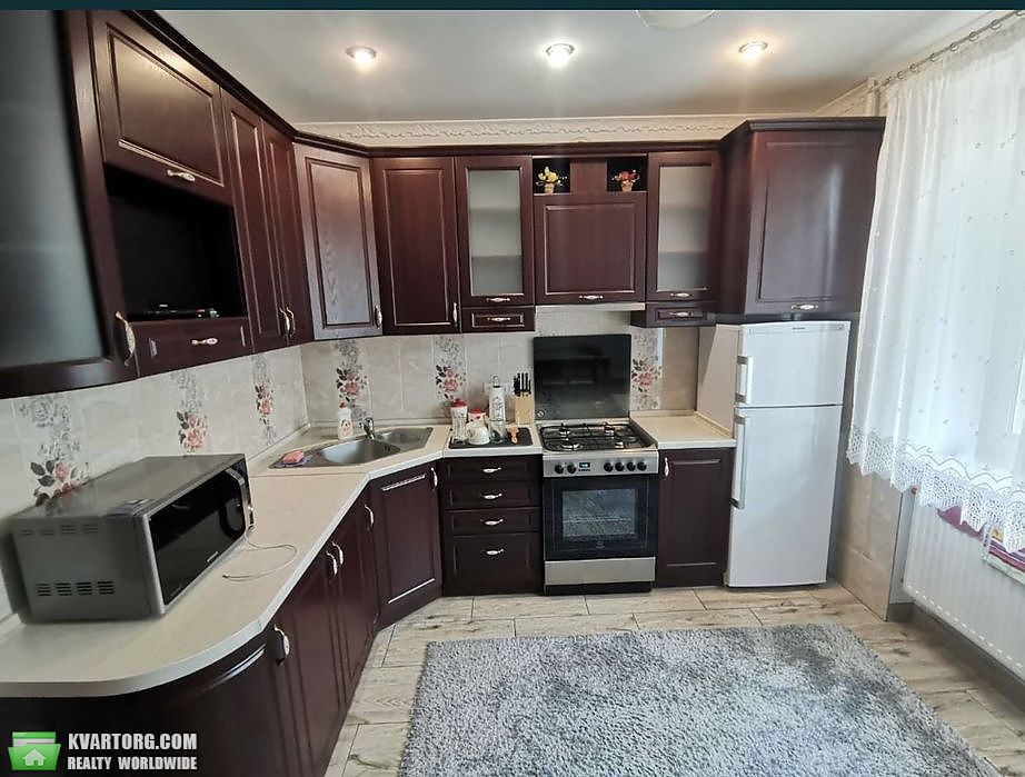 Rent out 3-room apartment. Львов, Юнаківа — photo 1